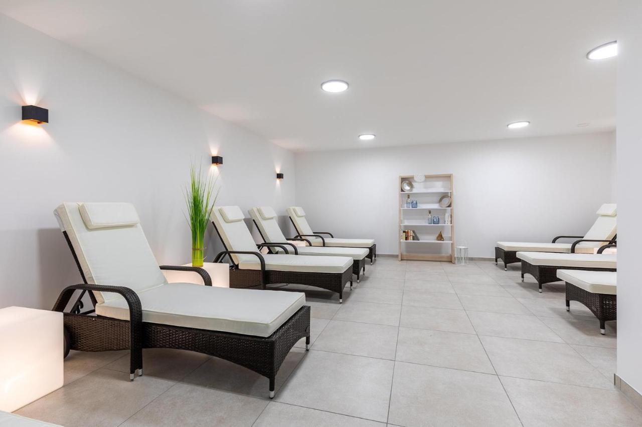 Aparthotel Ostseeallee Aparthotel Ostseeallee 4-31 ボルテンハーゲン エクステリア 写真